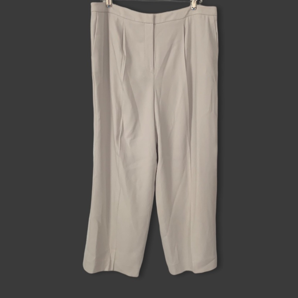 Liz Claiborne cream colored golf pants size 12